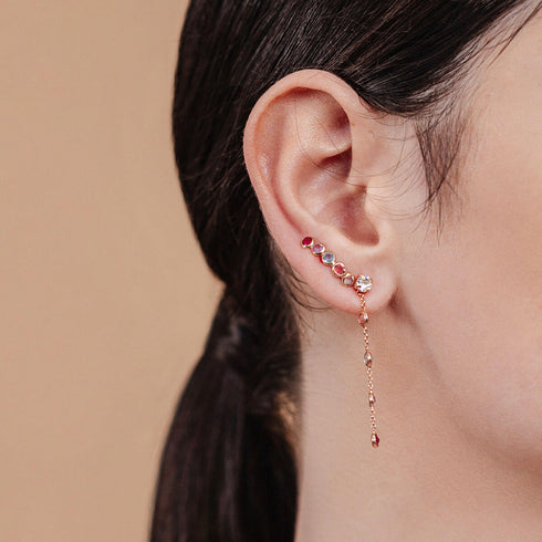 עגיל צמוד עם קריסטלים צבעוניים של סברובסקי