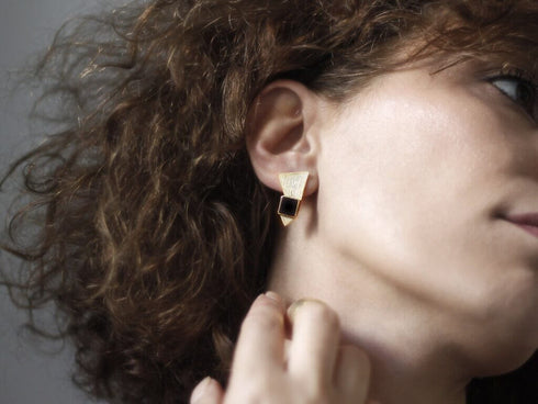 עגילי כסף מצופה זהב אוניקס